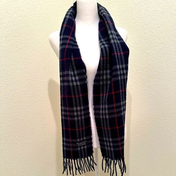 MEN OR WOMEN BURBERRYS NAVY BLUE SCARF 100% LAMBSWOOL​​​​